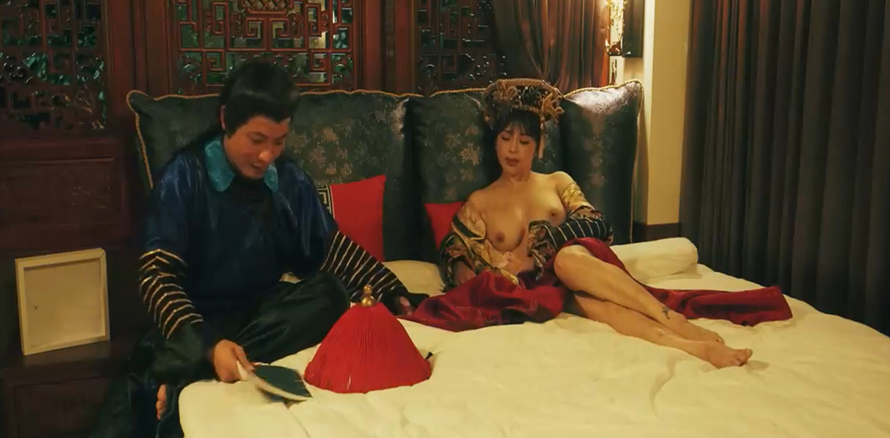 撸顶记（二）太后的寝宫 韦小宝误入太后寝宫 为了活命只好委身太后石榴裙下 - 51吃瓜网-51吃瓜网