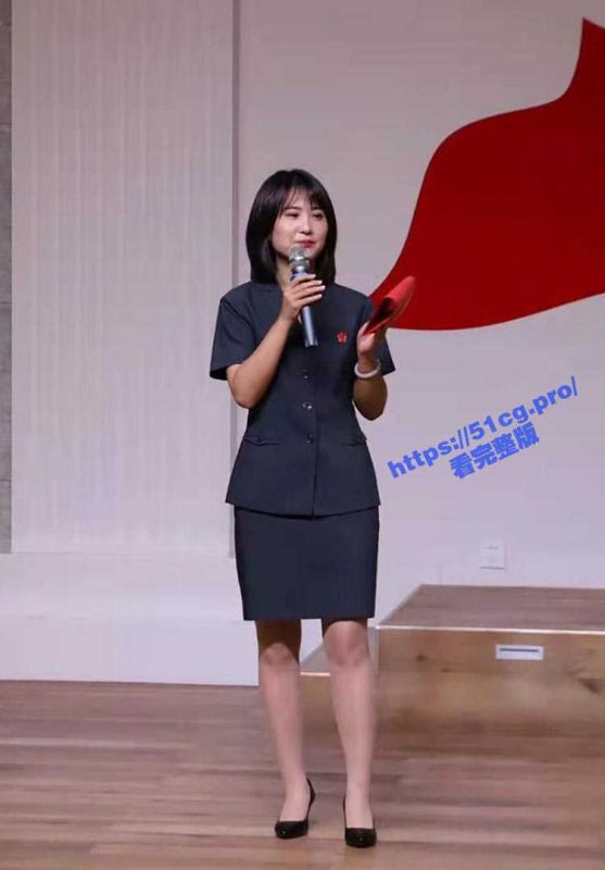 极致反差婊 反差女主持人性爱视频流出 台上端庄优雅 户外反差露出-51吃瓜网