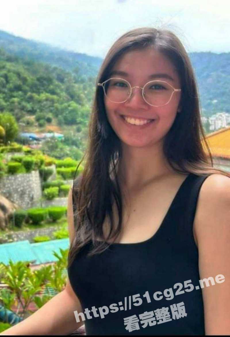 山东反差眼镜妹 魏丽 被调教成无底线骚母狗寝室露点骚拍 近镜头特写怼骚穴拉屎太恶心了！ - 51吃瓜网-51吃瓜网