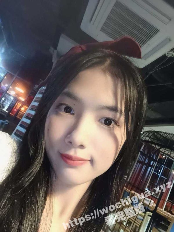华南理工大学大一高材生眼镜妹江小佳 分手后遭渣男恶意报复 求复合不成曝光性爱视频很反差-51吃瓜网