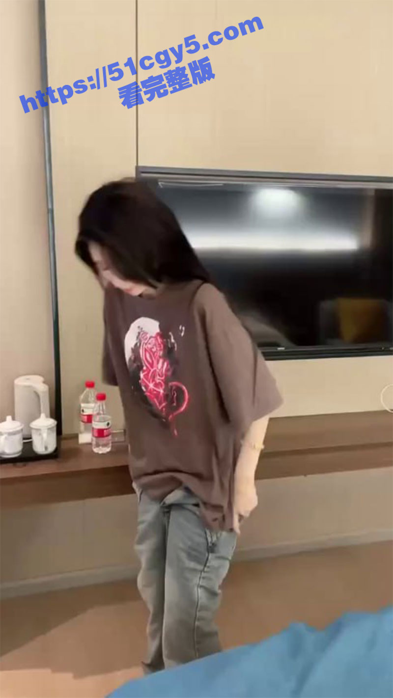 高颜值技校校花被土豪重金拿下 为了操回本从床上干到地下 差点把妹子给操死！ - 51吃瓜网-51吃瓜网