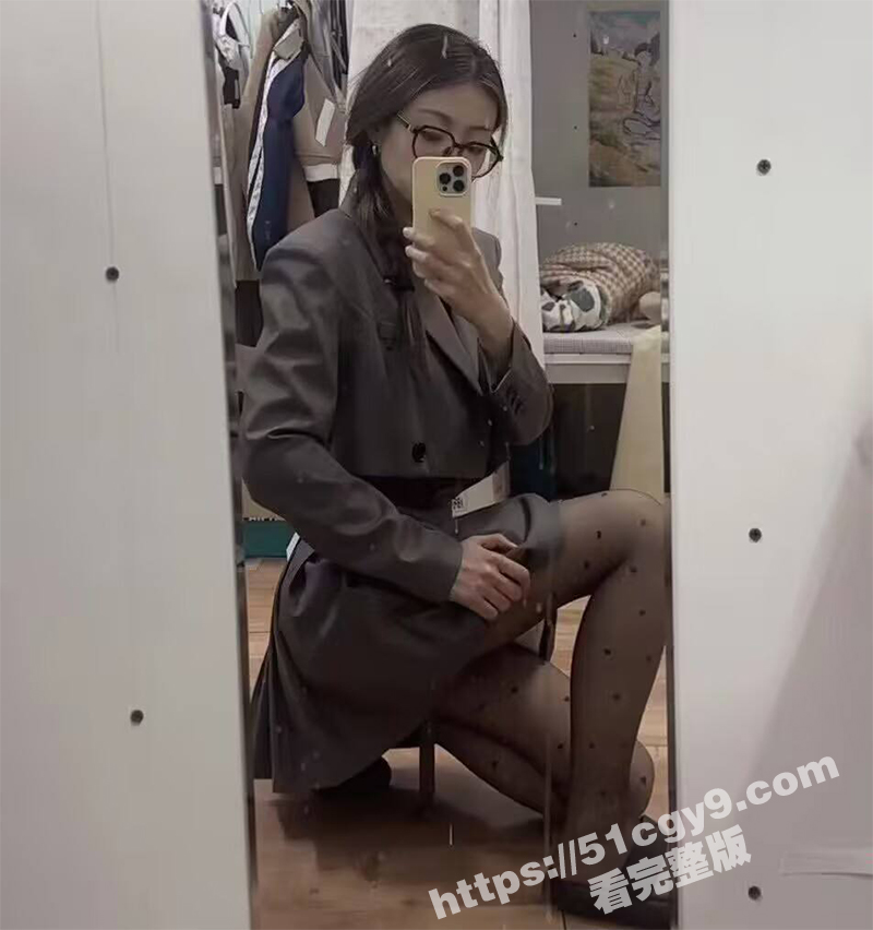 广州职业学院反差眼镜妹 赵慧 酒店被男友口爆插嘴激情后入暴力骑乘 自拍露脸被渣男放到网上卖钱！ - 51吃瓜网-51吃瓜网