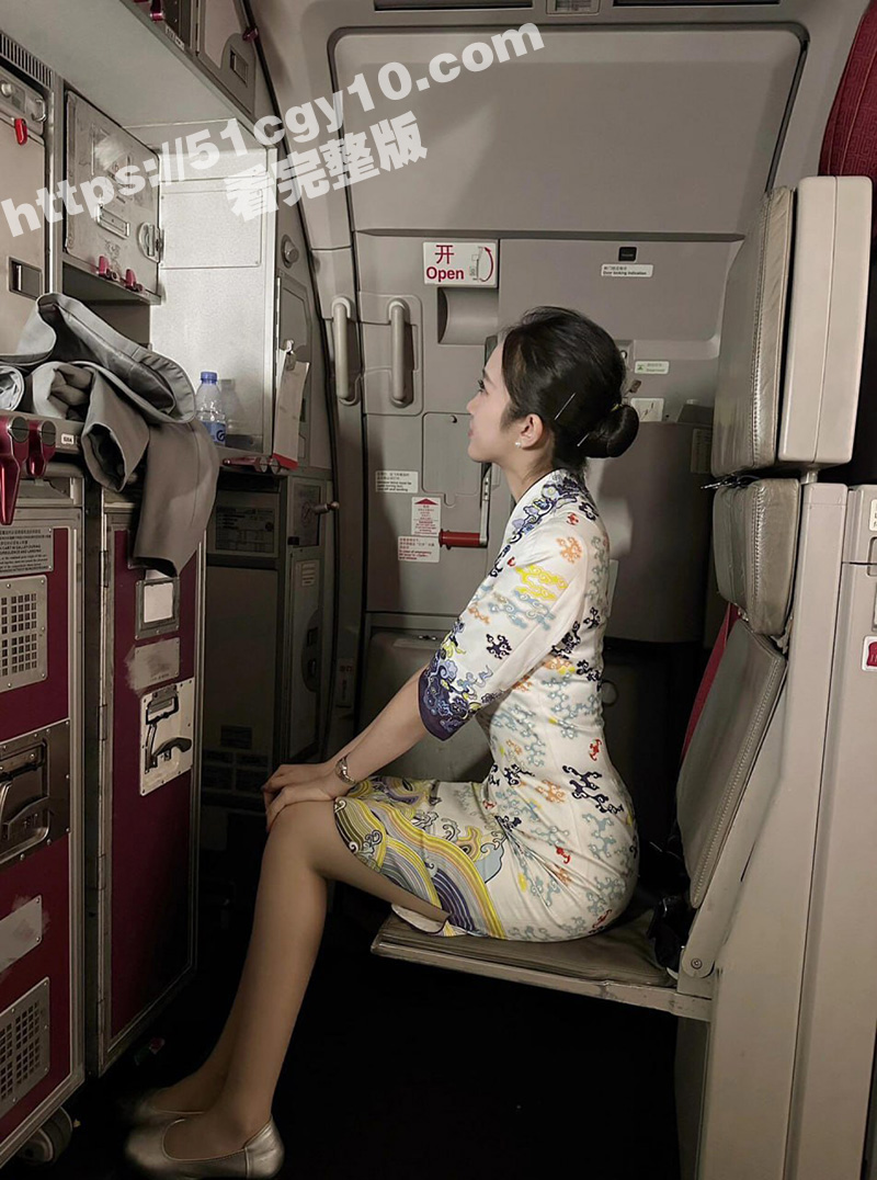 海航绝美空姐 雨晴 下海接客视频曝光 金主定制高跟鞋女王爆操剧情！ - 51吃瓜网-51吃瓜网