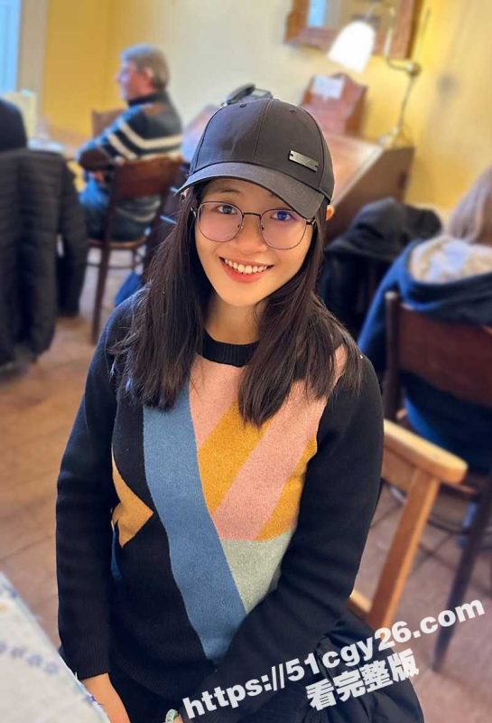 广州大学生极品眼镜婊 不雅视频被男友爆出 露脸自慰电动假屌猛怼骚穴 无套爆操浪叫不停！-51吃瓜网