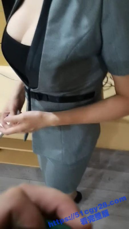性感酒店经理遭顾客强奸 足交口交火力全开 骑乘鸡巴拼命榨汁 巨乳乱颤淫水喷湿床单！-51吃瓜网