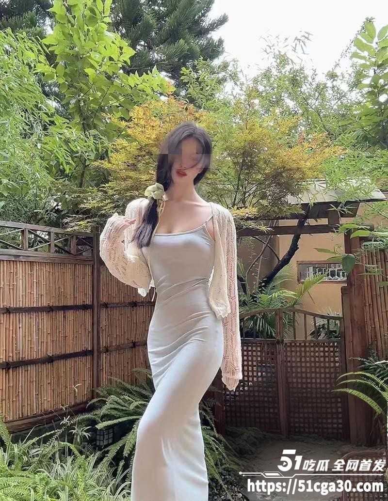 乱伦大神 与模特妹妹的日常 事隔多年重遇⼤学初恋 清纯少女早已变成⿊逼骚货！ - 51吃瓜网-51吃瓜网