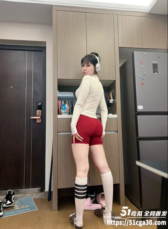 极品女大学生 群p性爱视频流出 完美身材尤物 被健身教练三洞全开3P猛操 嫩穴淫水狂喷！-51吃瓜网