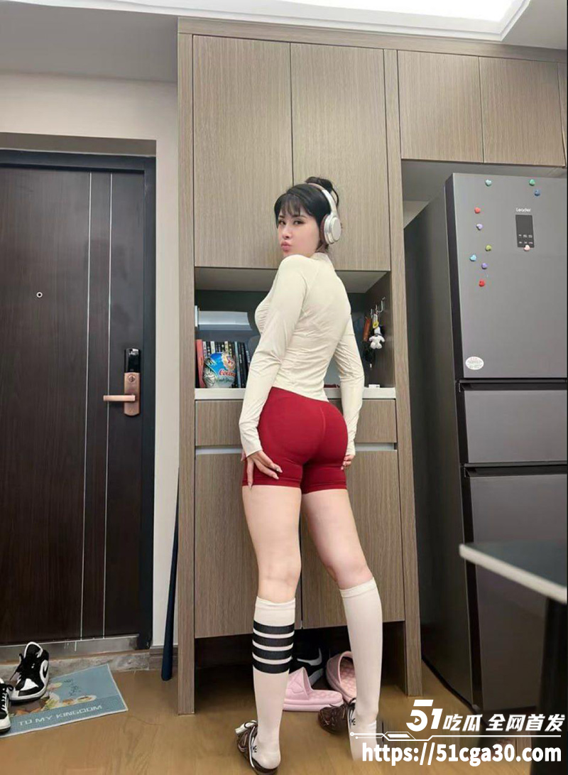 极品女大学生 群p性爱视频流出 完美身材尤物 被健身教练三洞全开3P猛操 嫩穴淫水狂喷！ - 51吃瓜网-51吃瓜网