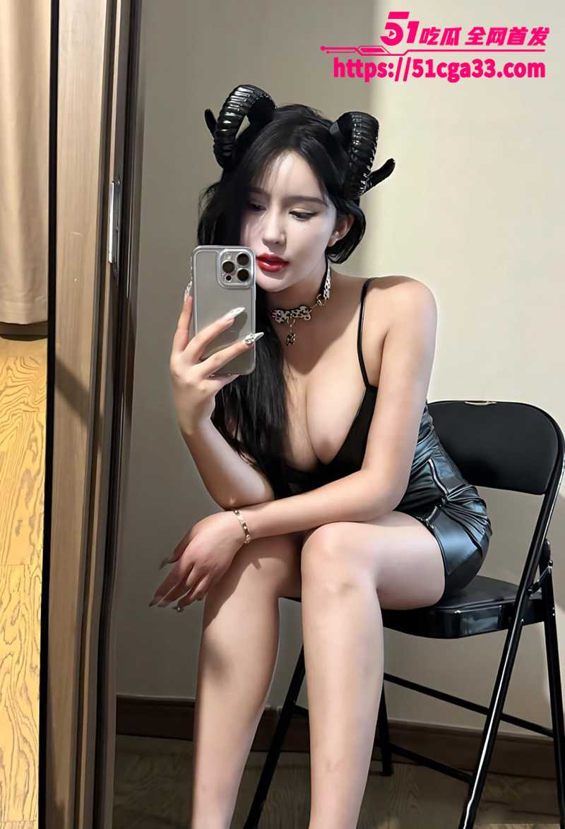 抖音网红 小圆子 大尺度福利视频流出 巨乳蜜桃臀完美梨型身材 情趣内衣秀尺度拉满 性感曲线超诱人！ - 51吃瓜网-51吃瓜网
