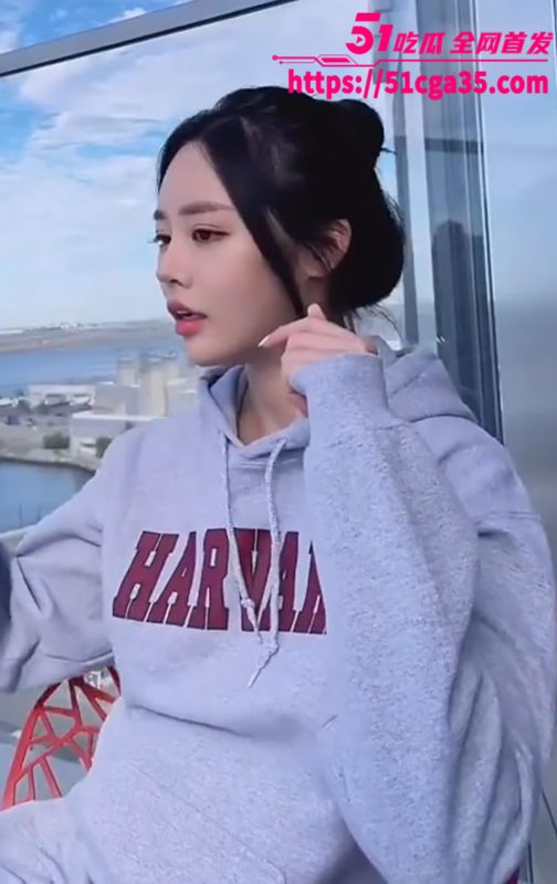 极品韩国反差女神 重口人兽视频流出 美乳被小狗拼命舔舐 被爆操的画面极其淫靡！-51吃瓜网