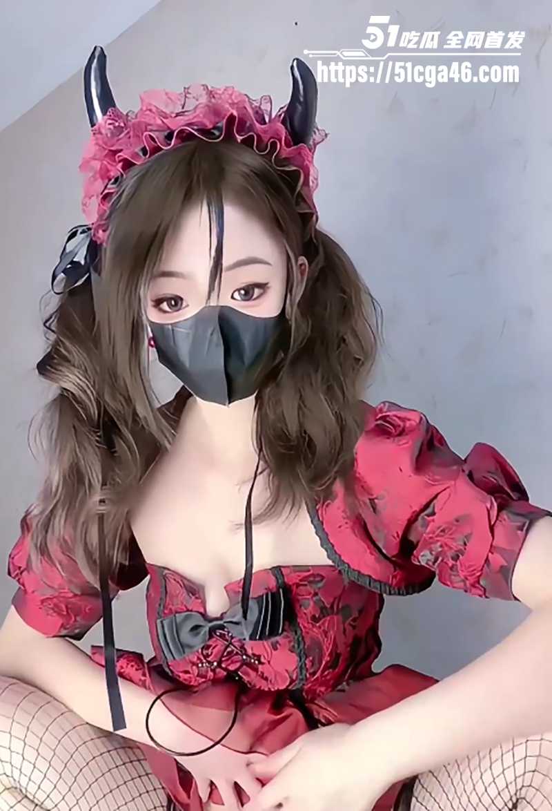 极品裸舞福利姬 一口白桃七 最新福利合集 玩假屌上演自慰裸舞 花式玩穴狂插喷水 户外露出蹲地放尿！ - 51吃瓜网-51吃瓜网