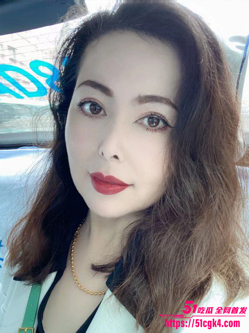 甘肃兰州已婚人妻 背着老公约炮大屌猛男 无套打桩爆操淫水白浆四溢 如狼似虎年纪榨起精来就是猛啊！ - 51吃瓜网-51吃瓜网