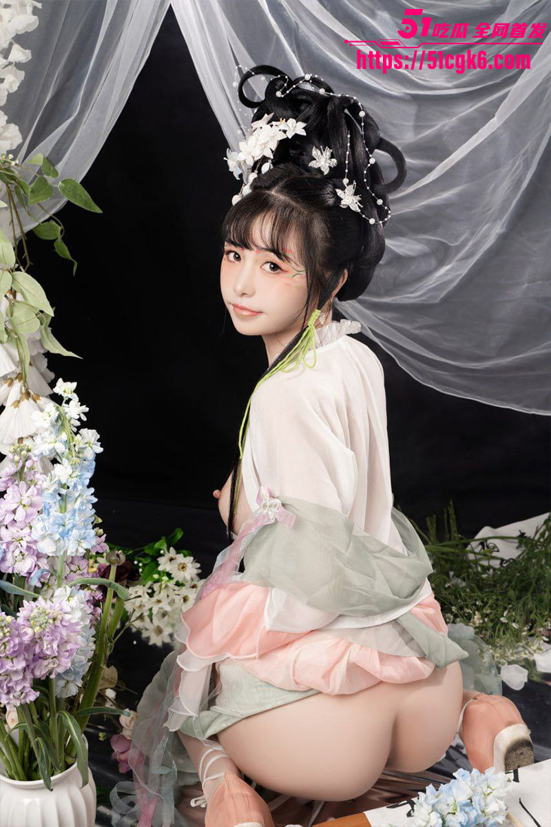 高颜值爆机少女喵小吉 大尺度写真流出 曲线曼妙仙气飘飘 嫩穴诱惑欲罢不能！ - 51吃瓜网-51吃瓜网