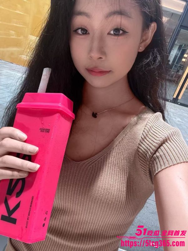 浙江极品小母狗 徐迎运 为讨好金主与其朋友3p 豪乳傲然挺立 舌钉口活销魂 黑丝翘臀极致淫骚！-51吃瓜网