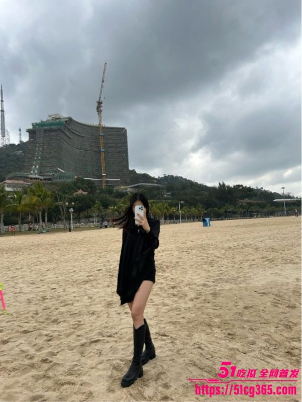 九头身巨乳翘臀孕妇 挺着大肚子被后入猛猛打桩 精液灌满骚穴视频流出！-51吃瓜网