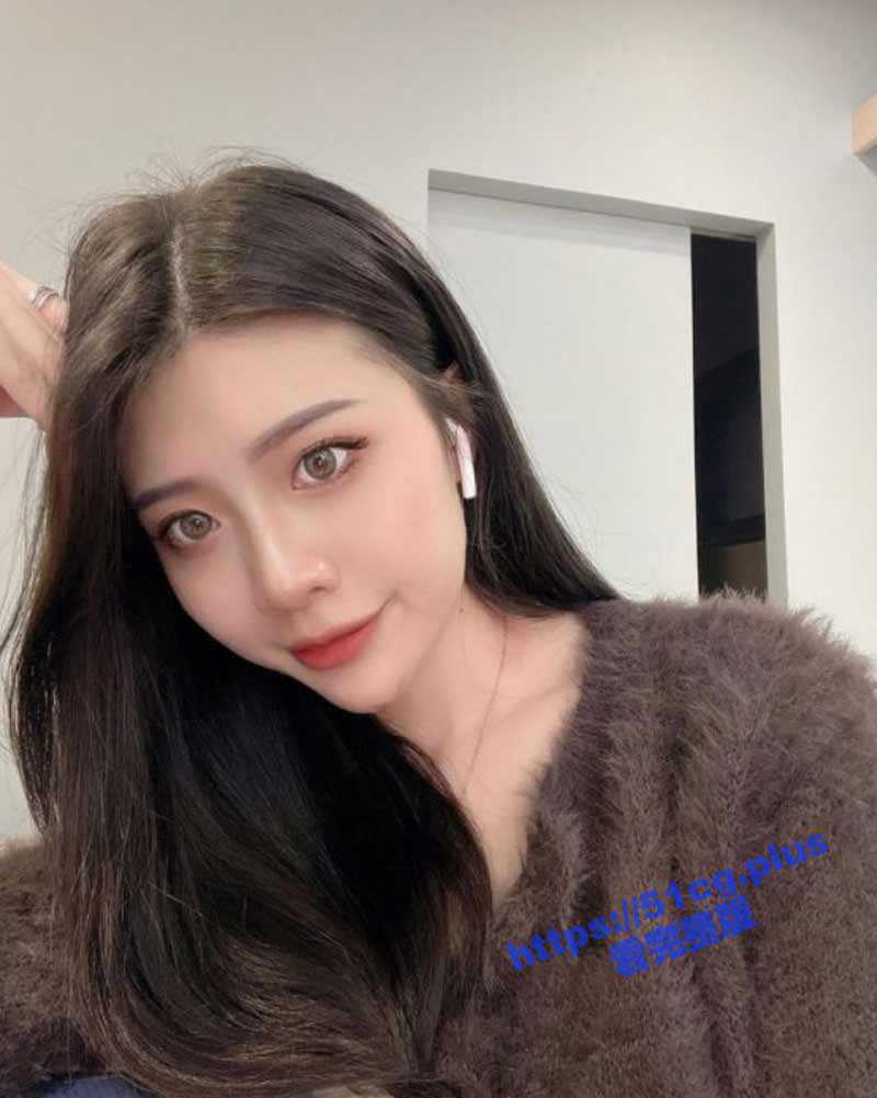 不知名校花级别美女 私密自拍遭泄漏流出 - 51吃瓜网-51吃瓜网