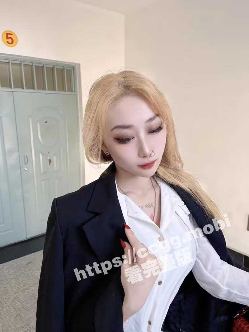 我的嘻哈女友爱穿钉 天天戴着舌钉给我吃鸡吧 硌得我好慌！要不是因为她够骚 早就分了 - 51吃瓜网-51吃瓜网