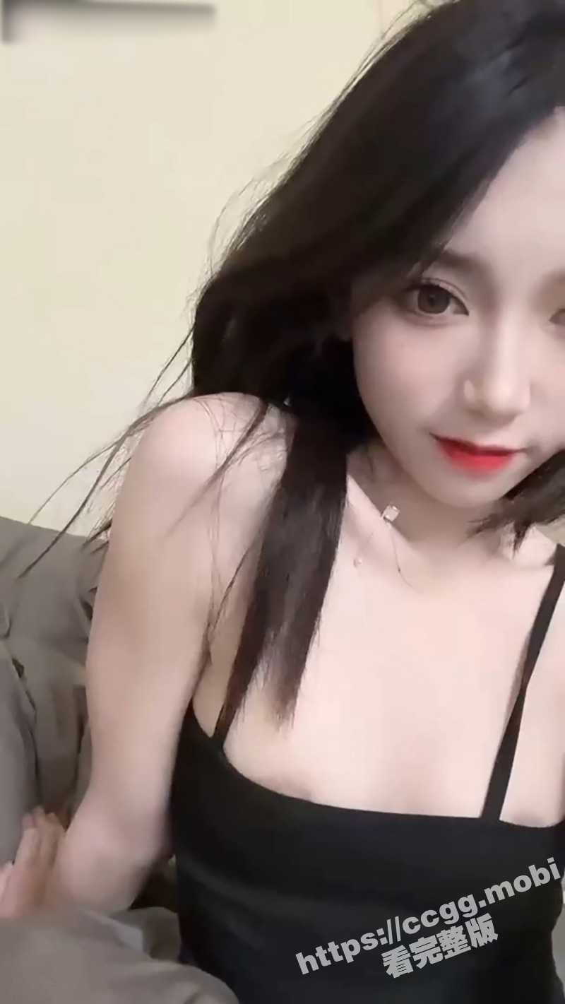 抖音女神『月神』无罩无内/抖胸舞/乳晕大/B毛黑/潘金莲般的美乳 - 51吃瓜网-51吃瓜网