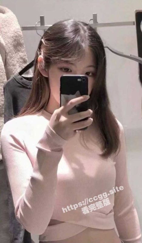 合租的兄弟出差了 帮他照顾老婆！迷翻他的漂亮老婆 各种姿势玩她的小黑B！-51吃瓜网