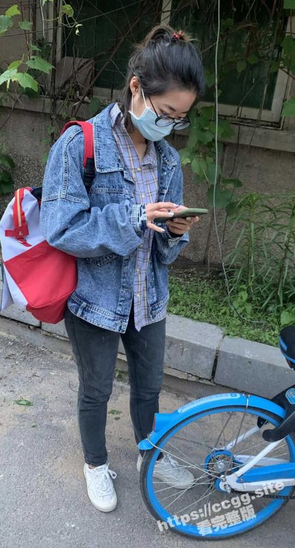非常真实的眼镜美女 和男友自拍的私密视频流出！很骚很反差！-51吃瓜网