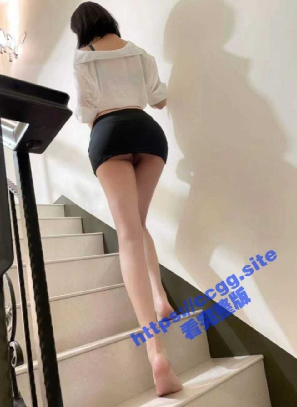 00后的3P快感惊艳到我了！黑丝妹兴奋到喊“救命”全程高能无尿点 - 51吃瓜网-51吃瓜网