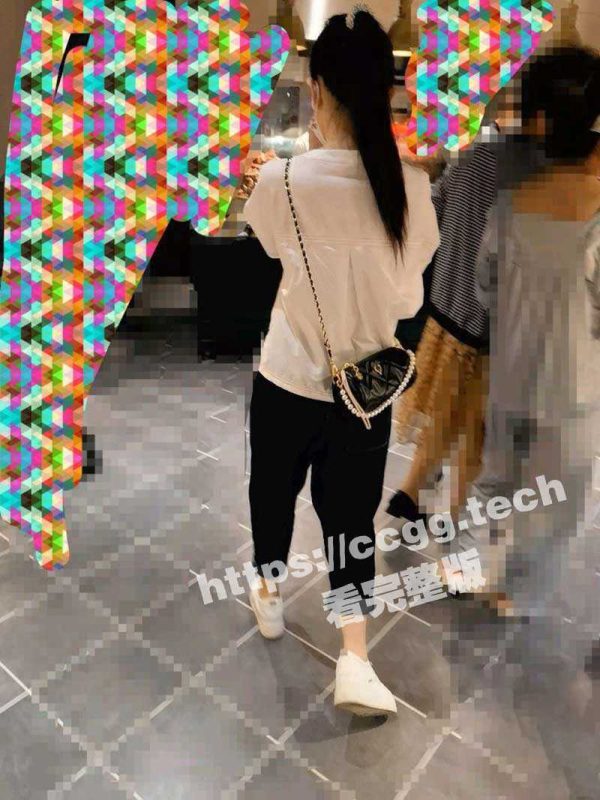 姐弟乱伦 与极品反差婊表姐打响在姐姐家的第一炮 内射一半外射一半内外兼修-51吃瓜网