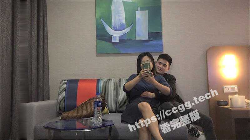 约炮翻车啦！D奶小姐姐上一秒还愉快的坐着鸡巴  下一秒发现被偷拍脱抖动着大奶说要报警-51吃瓜网