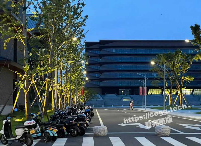 浙江嘉兴学院 妹子 陈涵韵 手机与男友不雅自拍泄漏-51吃瓜网