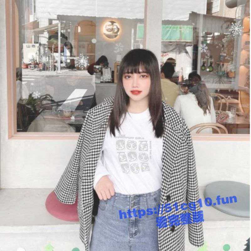 台湾超大粉嫩美乳穿搭博主「唯嘉」 网上教穿搭 私下拍不雅照明码标价找金主-51吃瓜网