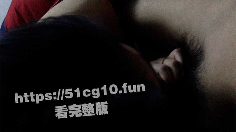 大奶少妇月经期约炮流了好多血，刚开始不太愿意，炮友：不用管，继续浴血奋战-51吃瓜网