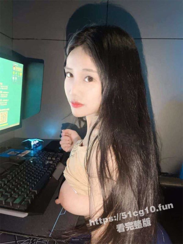 网吧老板出轨前台女同事 公众地方口交塞肛塞 尺度喷血不雅片曝光-51吃瓜网