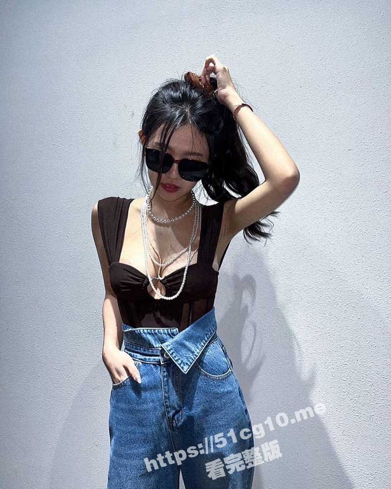 美女老师陷入债务危机 被迫卖身还债！还债后不雅视频惨遭恶意泄漏 名声尽毁 ！ - 51吃瓜网-51吃瓜网