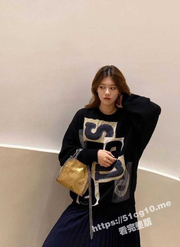 瓜友内部投稿！把闷骚女友调教成了喜欢露出和吃鸡巴的母狗，兄弟们觉得下一步要怎么玩？-51吃瓜网