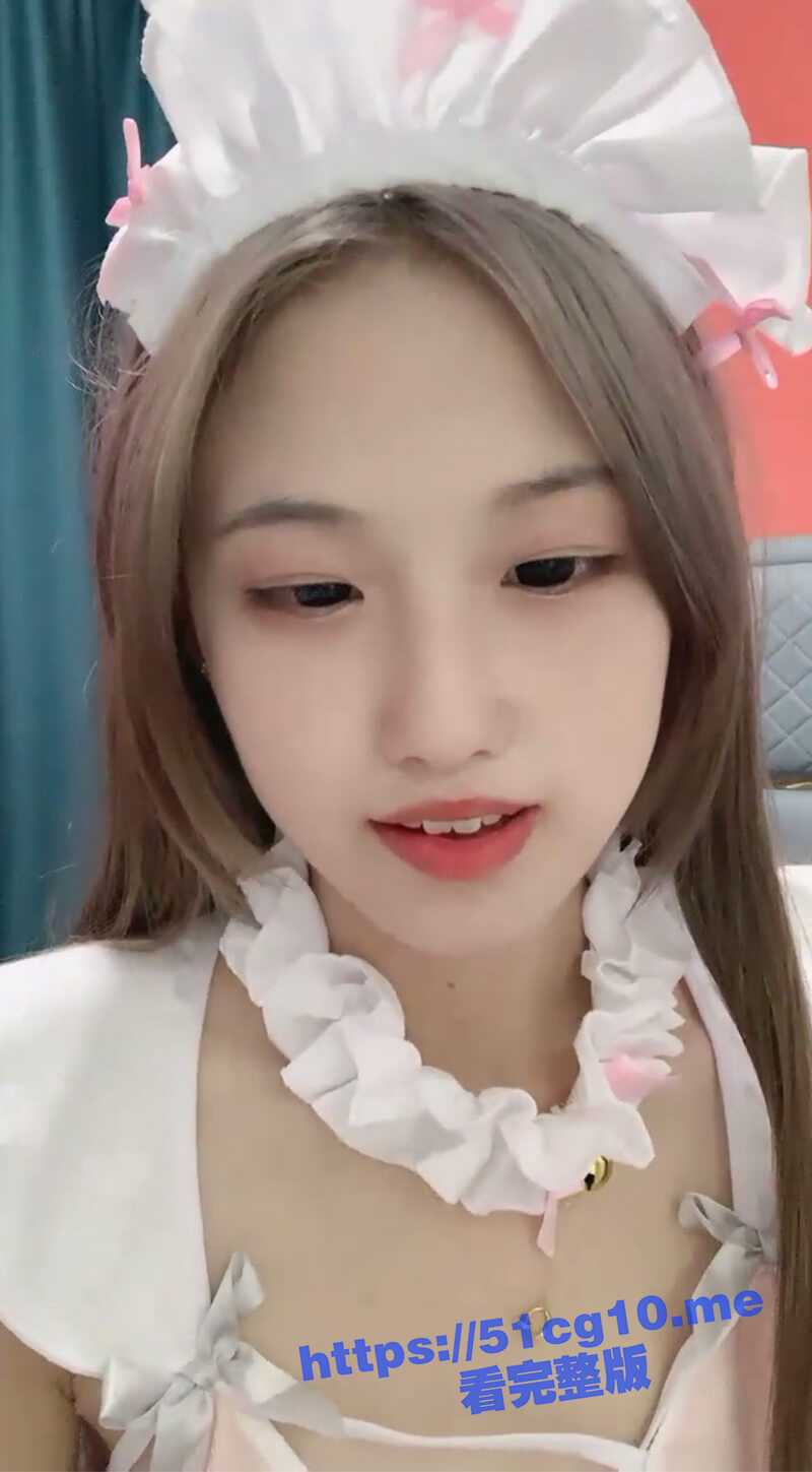 极品在校大一学妹下海，奶子粉嘟嘟的，逼毛都还没长齐，穿上女仆装被土豪大胖子干，好白菜都被猪拱了！ - 51吃瓜网-51吃瓜网