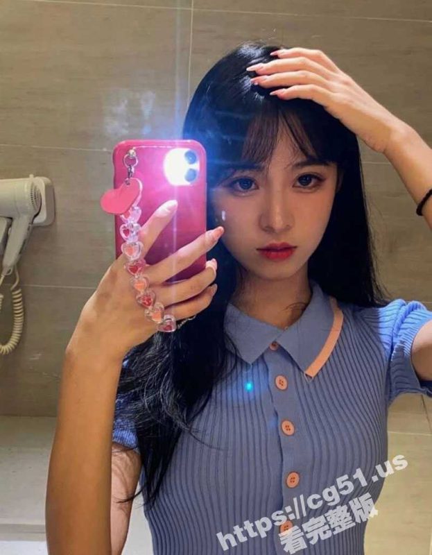 妆容精致的小姐姐 厕所里面就直接吃起屌来啦 主打的就是刺激与饥不可耐-51吃瓜网
