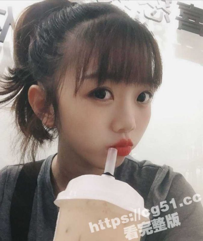 淫语天花板！反差女友NTR 小女友假装和网上男生卡炮 实际正在床上用小舌头狂舔男友的大屌-51吃瓜网