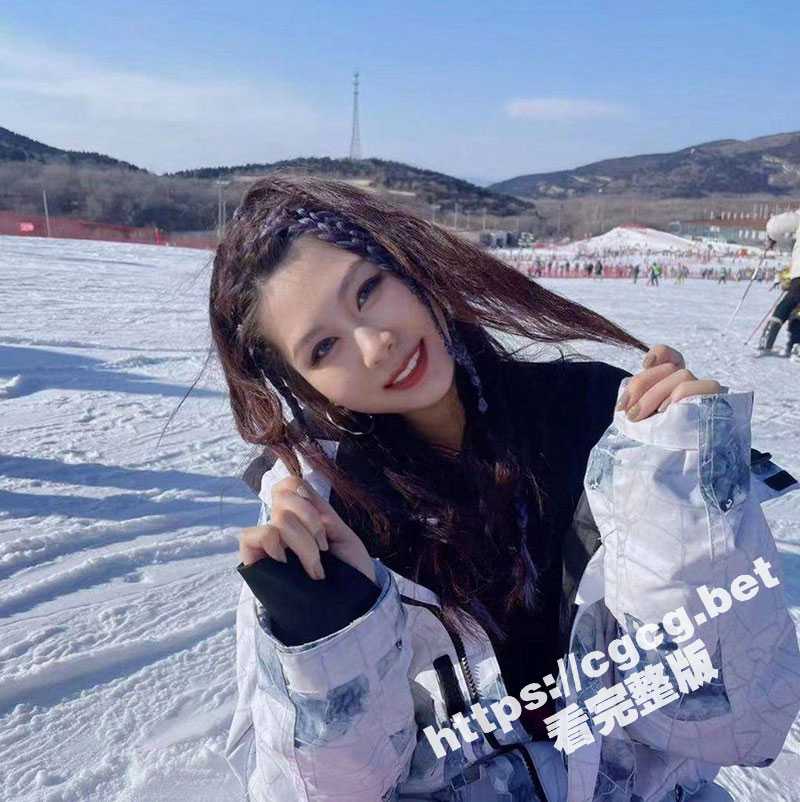 瓜友分享 骚货女友人前总是装作一脸可爱 仔细看她吃鸡巴的样子很单纯吗？ - 51吃瓜网-51吃瓜网