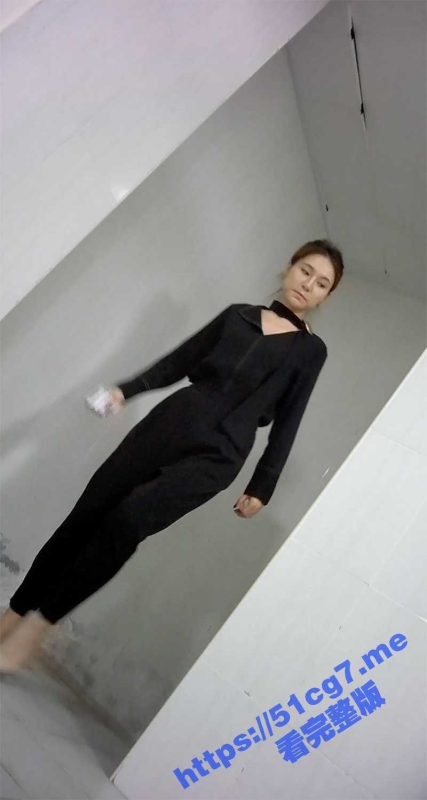 厕拍达人混进高档写字楼女厕 偷拍气质套装美女的微毛小嫩鲍 极品骚丁很诱人！-51吃瓜网