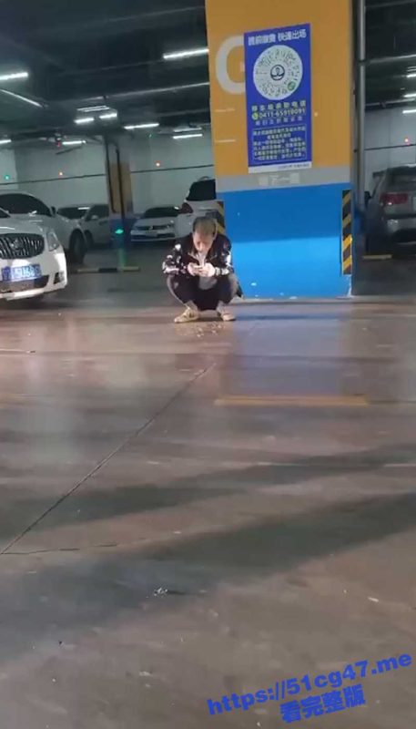 沈阳大悦城停车场 精神小伙上前挑衅全程被暴打 依旧不依不饶 堪称嘴强王者！-51吃瓜网