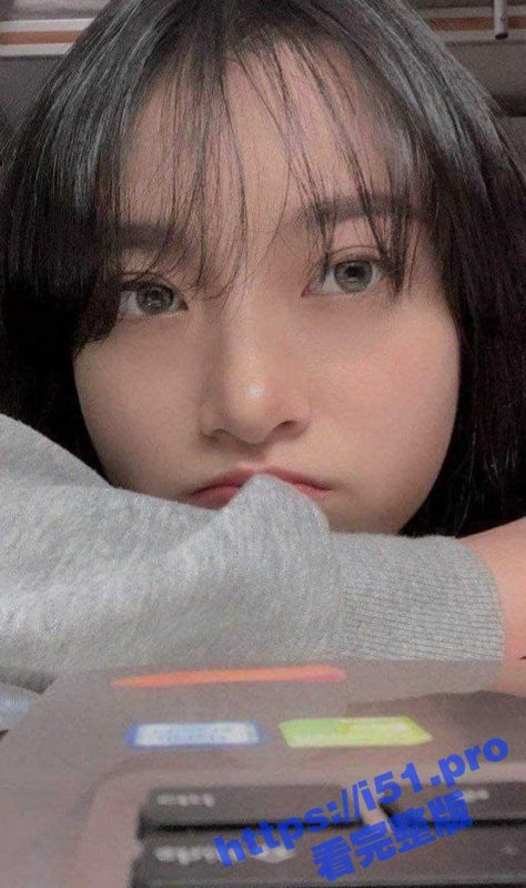 山东青岛反差婊与男友异地恋时出轨给男友戴绿帽 分手后前男友气不过因爱生恨选择曝光这个骚母狗-51吃瓜网