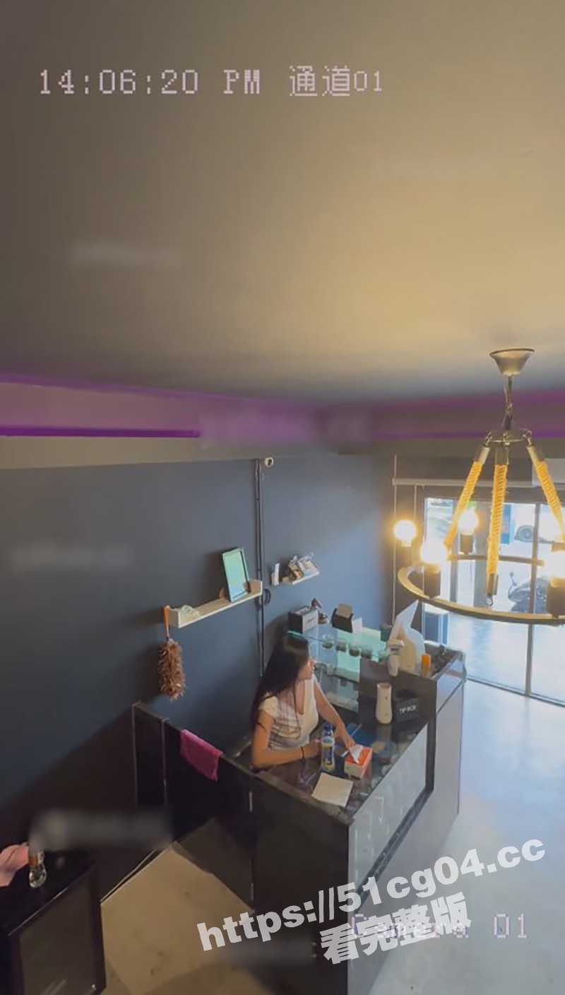 抖音网红李雅最新剧情演绎 监控偷拍 前台收银李雅下午和老板在柜台啪啪啪 奶子甩的乱飞! - 51吃瓜网-51吃瓜网