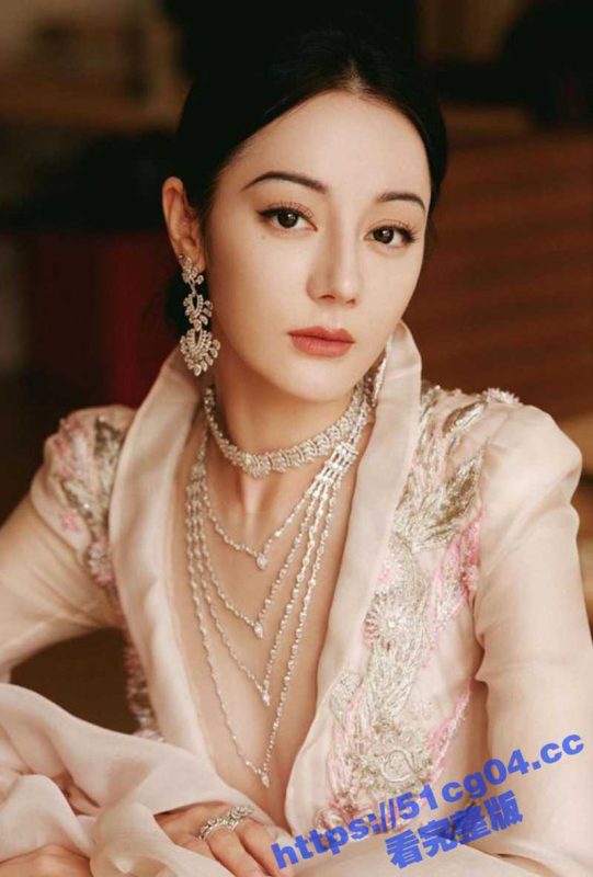 迪丽热巴AI换脸 扮演兔女郎勾引妹妹的男朋友 欲拒还迎被强上 楚楚可怜的小眼神很到位-51吃瓜网