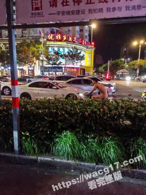 繁华商圈裸骑乱象再升级 无耻男子公然上演“行为艺术