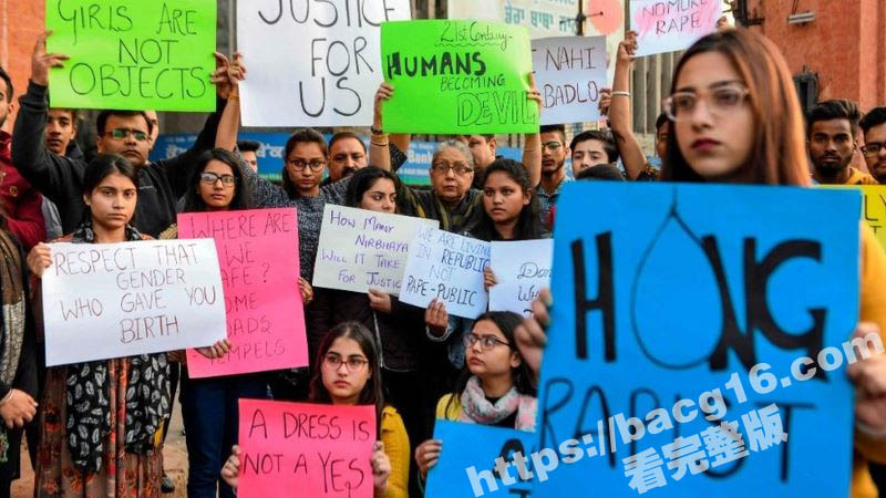 印度女子前往做礼拜时 在出租车内被僧人强奸 印度总能创造神话啊 这是在借着信仰行不轨之事吗？ - 51吃瓜网-51吃瓜网